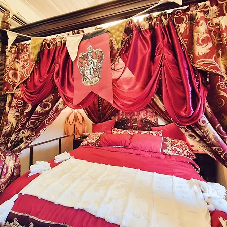 Harry Potter Themed Fantasy Tower Apartment Brisbane Exterior photo